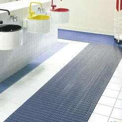 Suelo piscina continuo| Vestuario